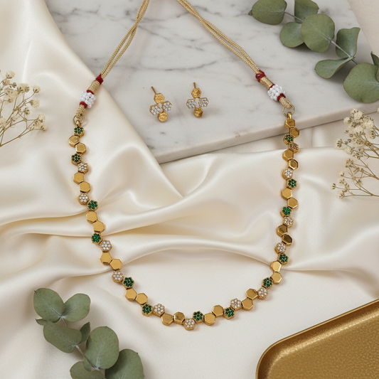 AD White Green Necklace