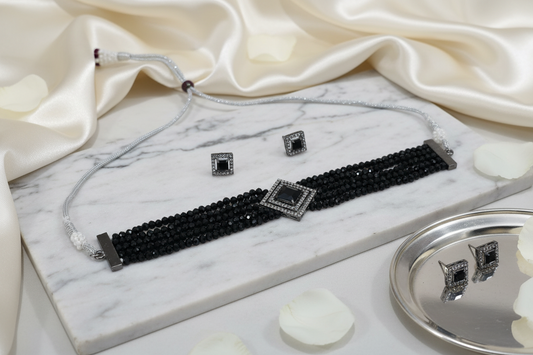 Black 5 line choker 