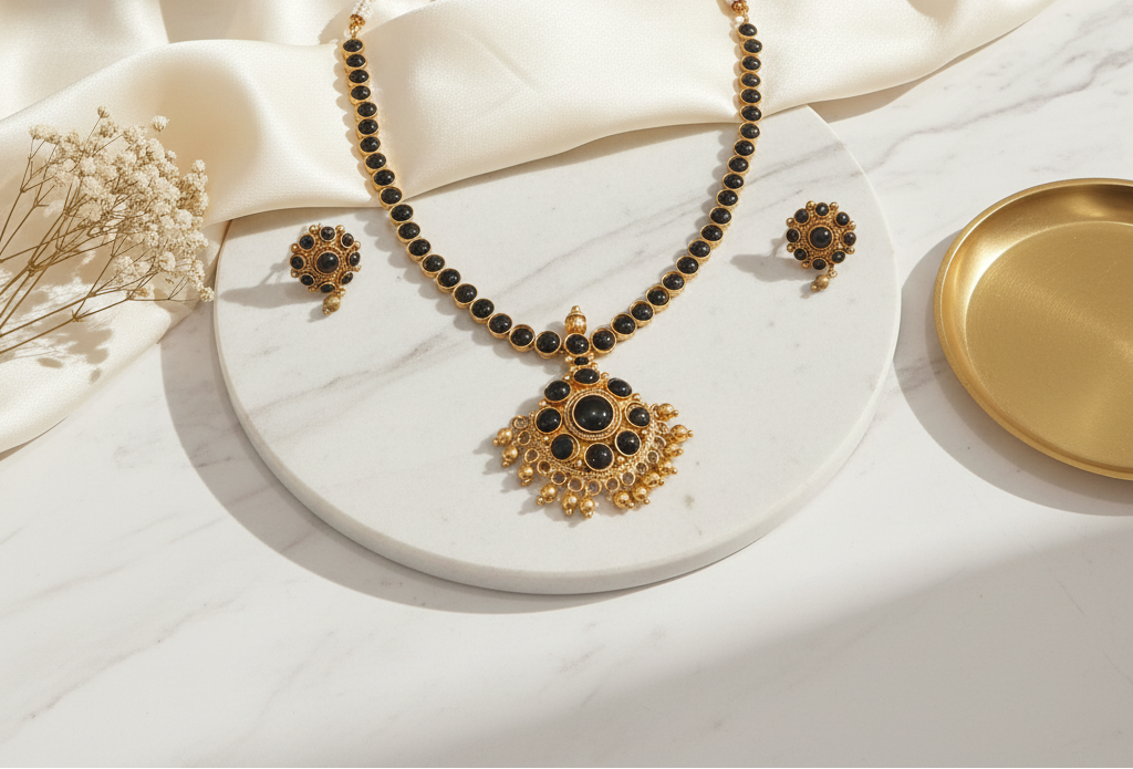 Black Golden Kemp Necklace