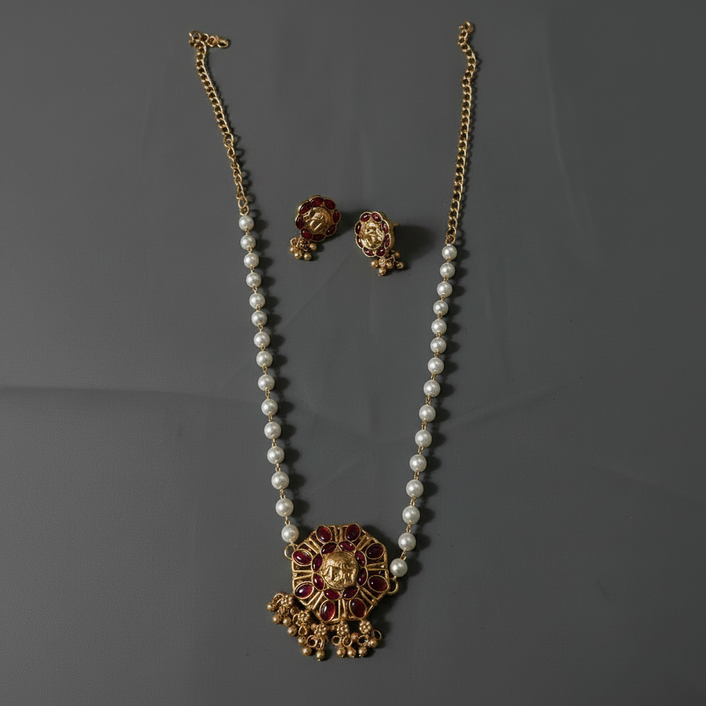 Floral Pearl red Choker