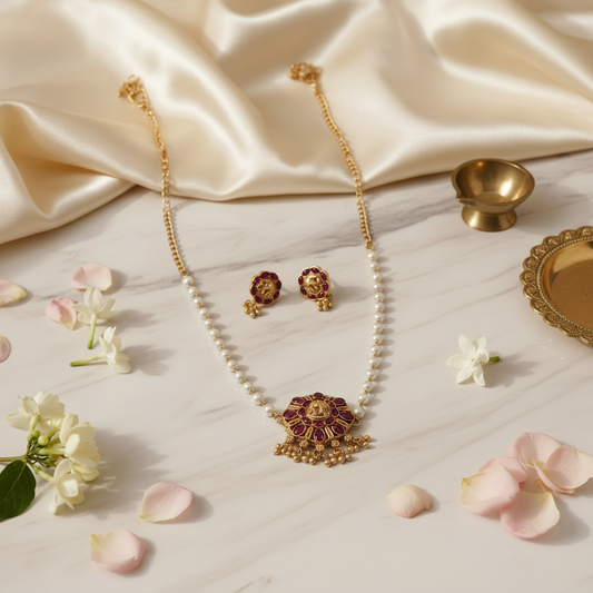 Floral Pearl red Choker