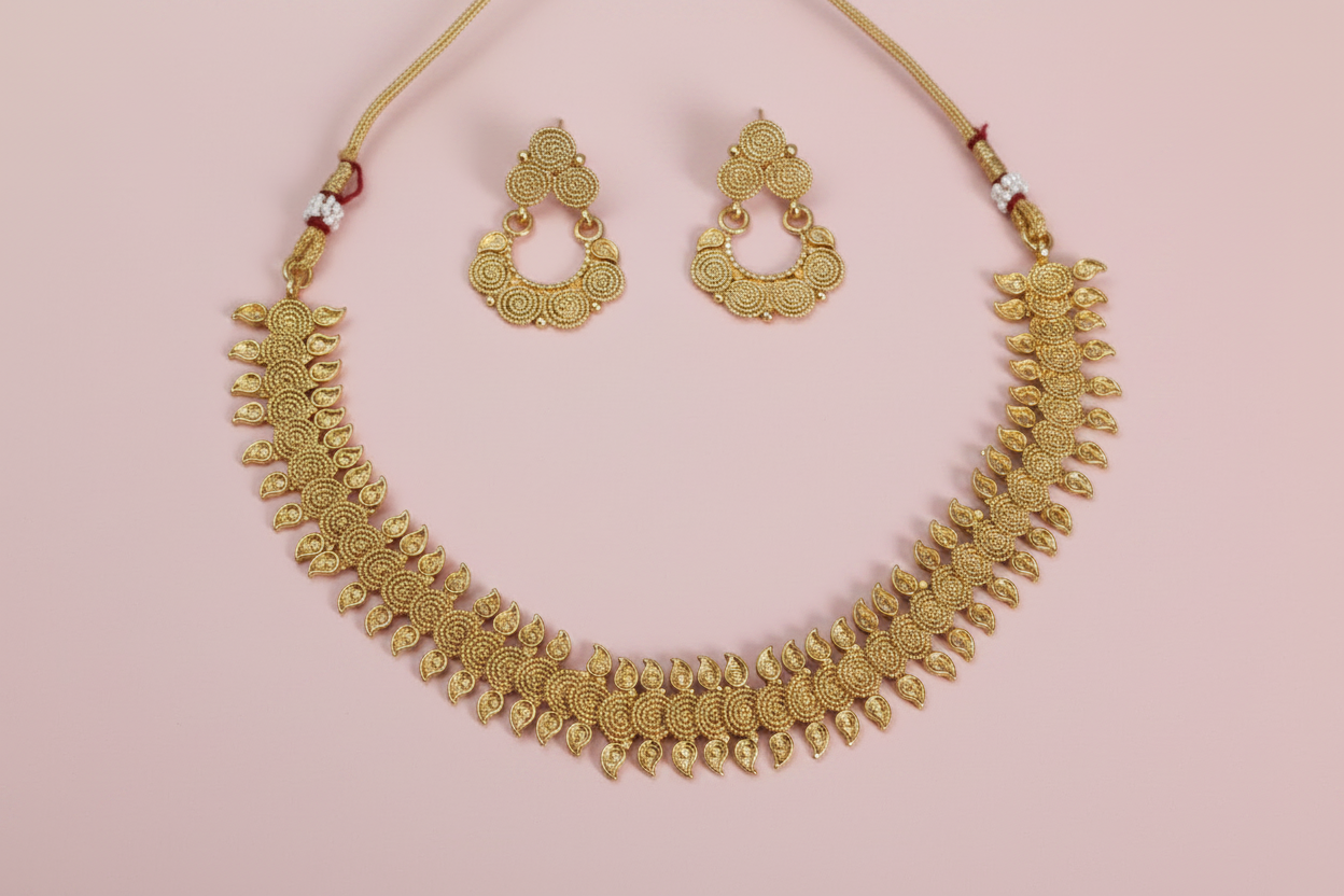 Gold Kemp Coil Necklace 