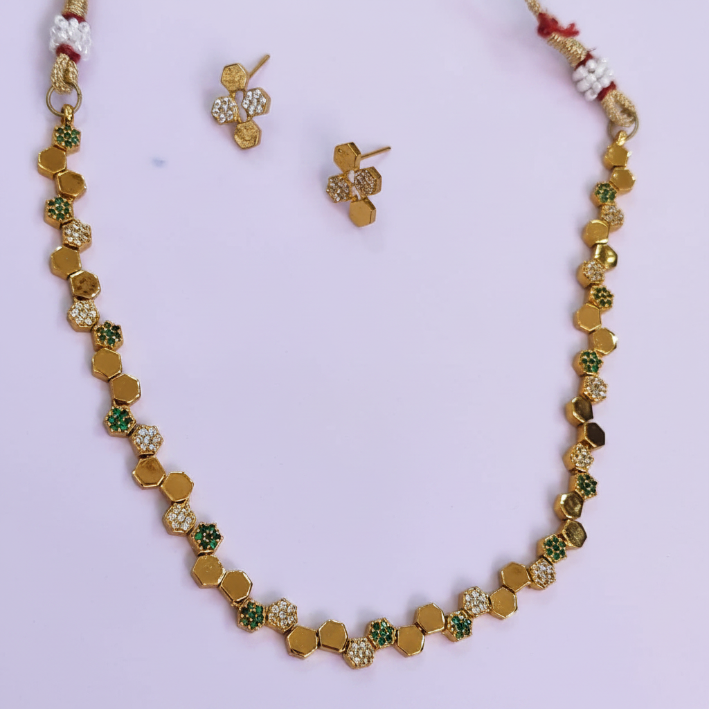 AD White Green Necklace