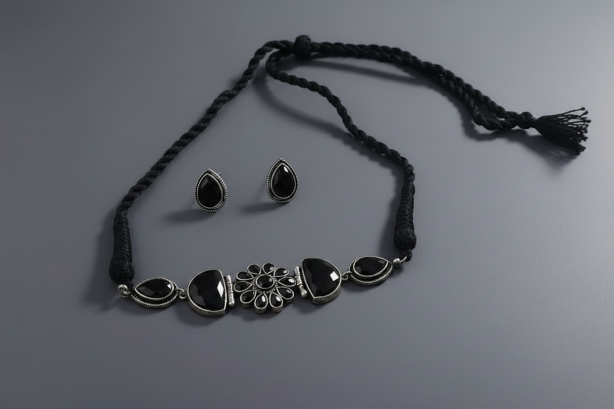 Black oxidised choker