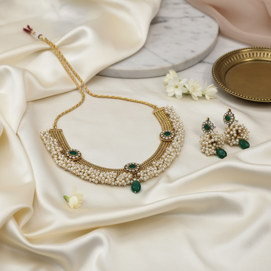 gold_pearl_choker