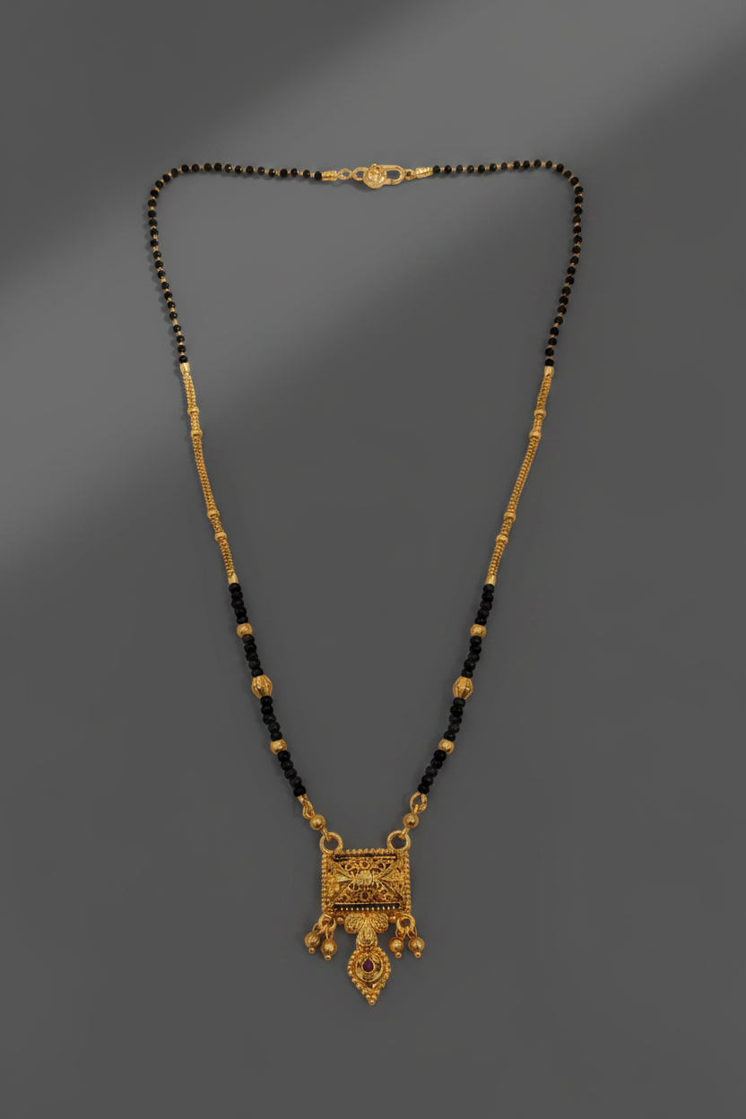 golden_black_mangalsutra